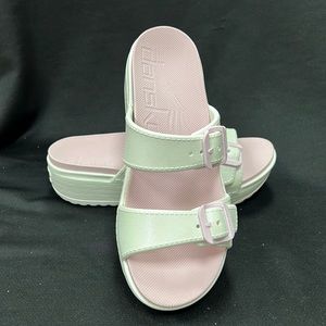 Dansko Kandi EVA Slides size 40 (9.5-10)